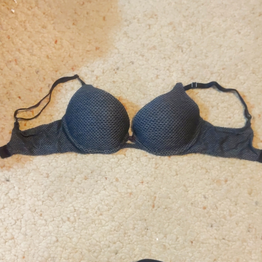 T shirt bra